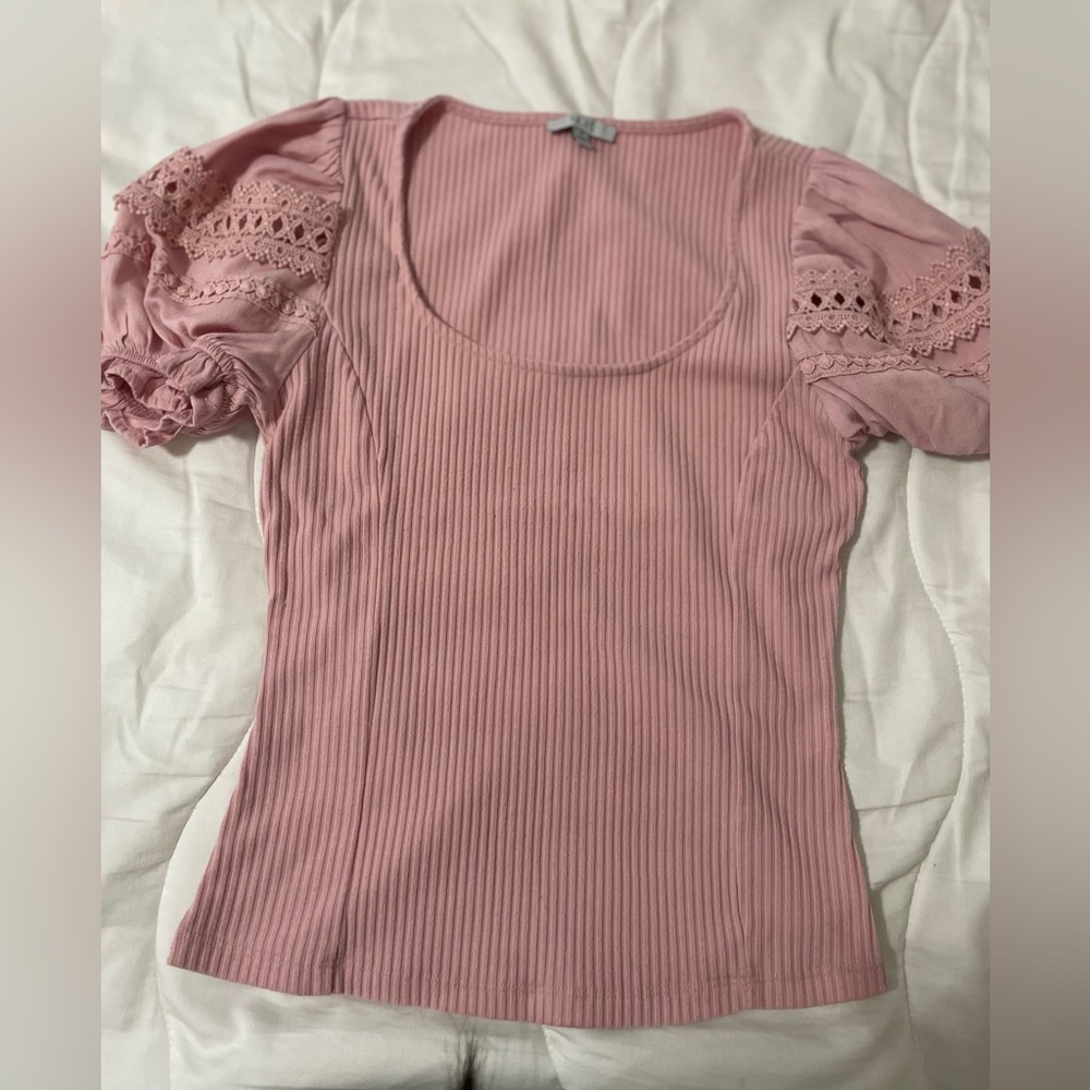 Light pink top/ size S/ good condition